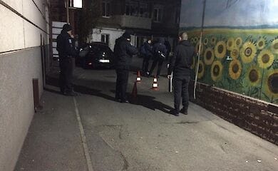 В Днепре возле кафе произошла драка со стрельбой и поножовщиной