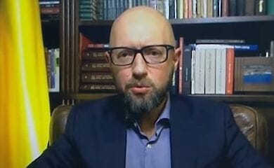 Яценюк призвал украинскую власть показать "хотя бы перепелиные яйца"