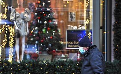 Жорсткий карантин на новорічні свята. Яку підтримку обіцяє уряд | Фото: УНІАН