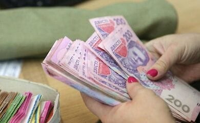 На початку 2021 року мінімальна зарплата зросте на тисячу гривень