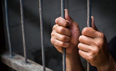 В Херсонской области за изнасилование и убийство бездомного будут судить парня