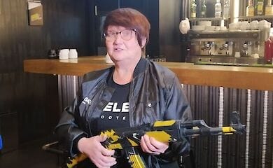61-летняя женщина выиграла турнир по Counter-Strike