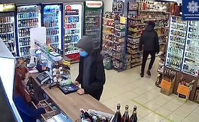 В Запорожье вооруженные подростки пытались ограбить три магазина