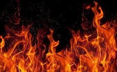В Киеве на Оболони сгорел автомобиль