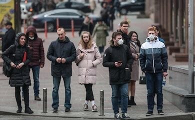 В Украине начнут штрафовать и за неправильно надетые маски