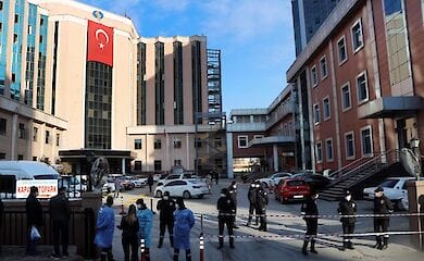 В Турции в результате взрыва в отделении интенсивной терапии для больных с коронавирусом число жертв увеличилось до девяти