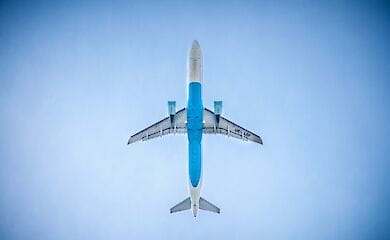 Два украинца при посадке на самолет компании KLM отказались использовать маски, за что были наказаны
