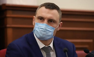 Кличко пообещал повышение зарплат в коммунальных больницах