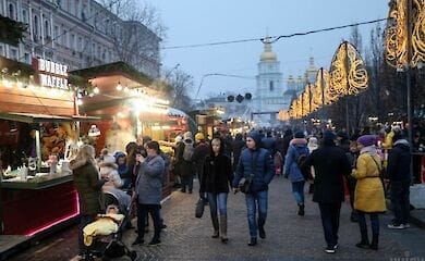 В Киеве из-за нарушений карантина могут закрыть новогодние локации