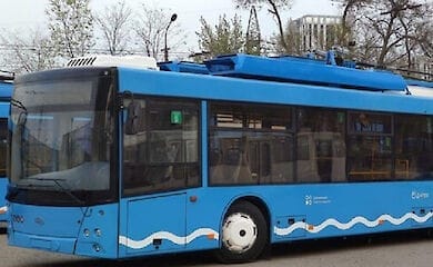 У Дніпрі пасажири штовхали тролейбус