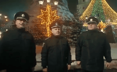 Полиция Киева приняла эстафету по исполнению "Щедрика"