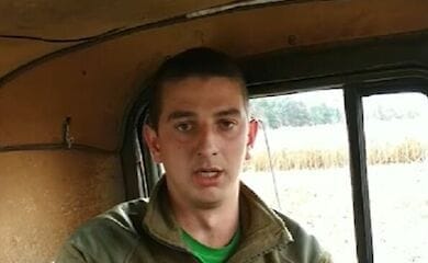 Боец ВСУ спел рождественскую песню