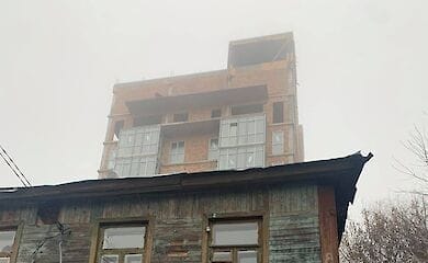 Девятиэтажный дом в Киеве суд посчитал четырехэтажным