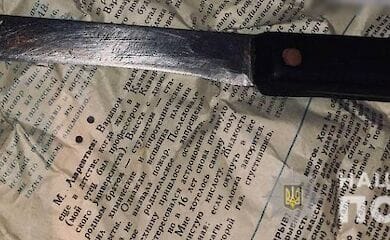 Під Києвом спільне застілля подружжя закінчилося ножовим пораненням
