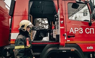 В Дарницком районе в пруду нашли тело человека