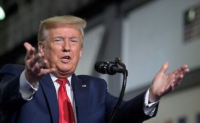 Трамп отказался «отдавать» Белый дом