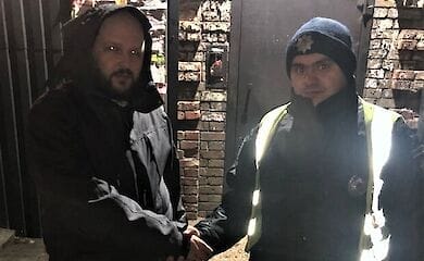 В Киеве пассажиры задержали грабителей, которые вырвали у кондуктора сумку с деньгами
