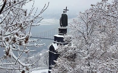 Киевлянам напомнили правила безопасности при сильных морозах