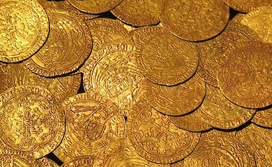 В Венгрии нашли клад из семи тысяч золотых и серебряных монет