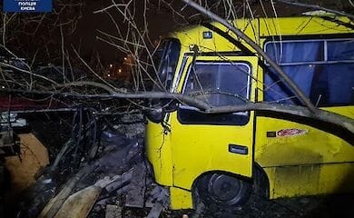 У Києві п'яний водій маршрутки переїхав велосипедиста