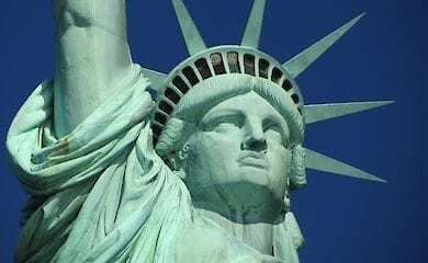 В США стало въехать сложнее