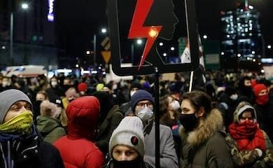 В Польше вступило в силу скандальное решение КС о почти полном запрете абортов