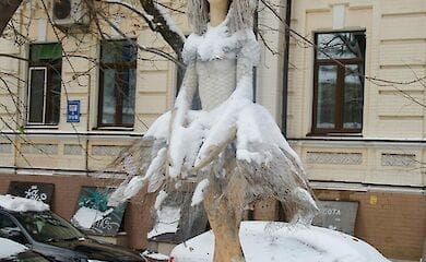 В Киеве вандалы уничтожили скульптуру балерины