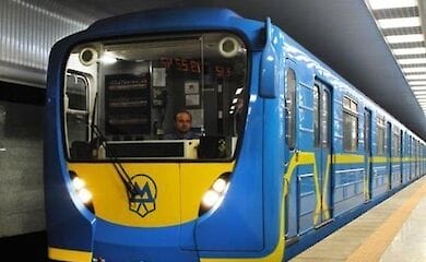 У Києві метрополітен попередив про можливі обмеження на вхід в пікові години