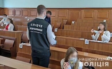 За помощь в сдаче экзамена КРОК брали 3 тысячи долларов 