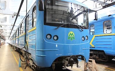 Який вигляд мають відремонтовані вагони київського метрополітену