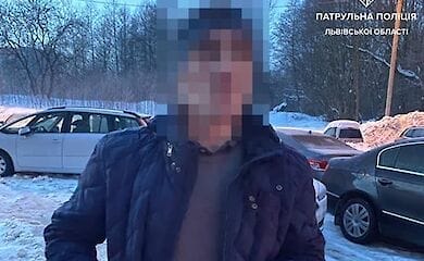 Грабитель, убегая от полиции, закопался в снегу