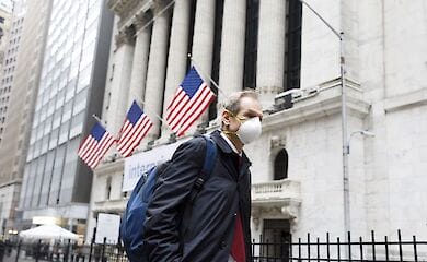 В Нью-Йорке определились со сроками отказа от защитных масок