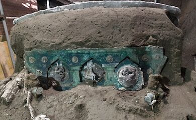 Ученые нашли повозку двухтысячелетней давности, которую, скорее всего, использовали во время свадеб