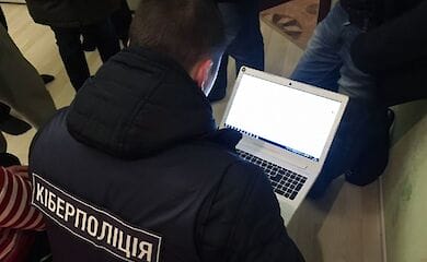 В Україні викрили двох кураторів груп смерті