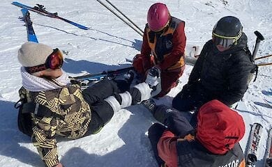 В Карпатах туристка из Одессы застряла в горах: спасатели пришли на помощь