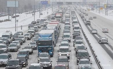 Киев ограничил въезд транспорта из-за снегопада