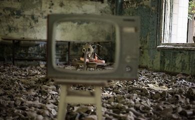 Украинским школьникам покажут фильмы о Чернобыльской трагедии
