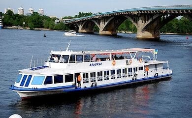 У Києві може з'явитися новий маршрут прогулянкового катера