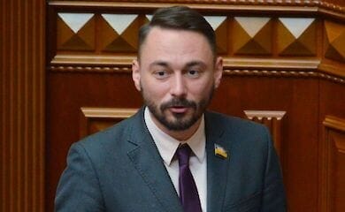 В "Слуге народа" предложили увольнять врачей, которые не хотят вакцинироваться