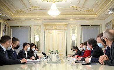 Зеленський обговорив з президентом ЄБРР реконструкцію українських доріг