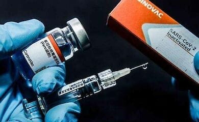 Вже завтра в Україну можуть привезти китайську вакцину від Covid-19