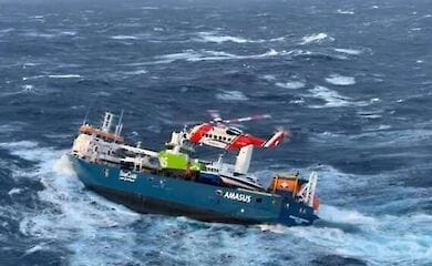 Операция по спасению экипажа нидерландского танкера Eemslift Hendrika
