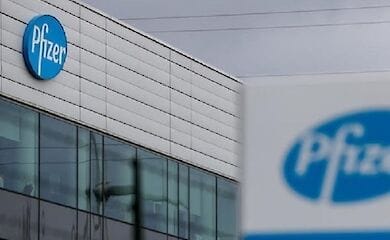 Первые поставки вакцины Pfizer в Украину начнутся в ближайшее время