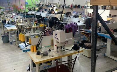 В Одесі і Одеській області в підпільних цехах незаконно виробляли одяг нібито від всесвітньо відомих брендів