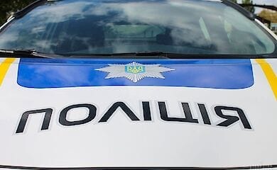 В Киеве 12-летний мальчик один гулял по мосту Патона ночью