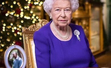 Королева Великобританії Єлизавета II повернулася до виконання своїх обов'язків