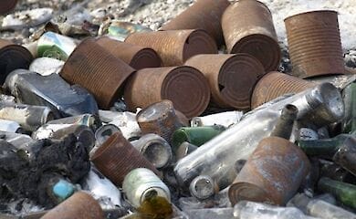 Подростки среди мусора они нашли кости человеческих ног