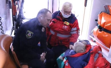 Истощен и утомлен: стало известно состояние малыша, которого спасли полицейские