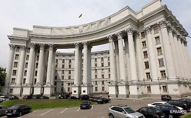 Украина решила выслать российского дипломата в ответ на задержание и высылку украинского консула