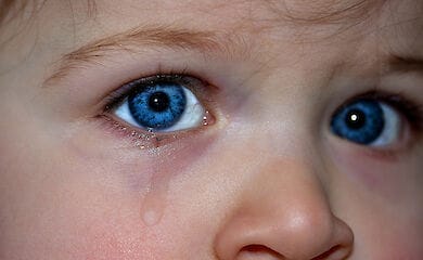 Отец заставил подписать ребенка контракт, в котором девочке не разрешалось толстеть